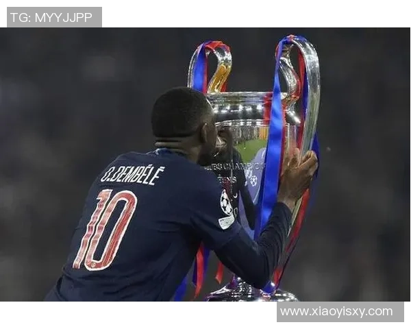 足球球星宝石:揭示足坛明星背后的璀璨传奇与荣耀瞬间 足球球星宝石:揭示足坛明星背后的璀璨传奇与荣耀瞬间